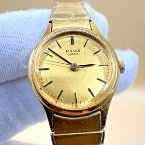 Pulsar Quartz Ladies Small Gold Tone Bracelet Watch Date V.811-0980 242425 UNSTD